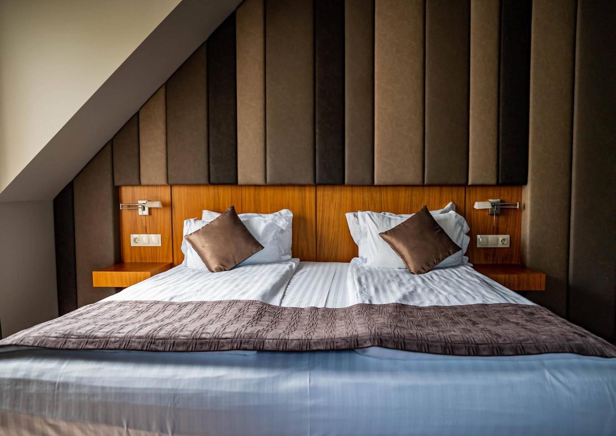 All Seasons Residence Design Hotel - Free Parking — Photos 3